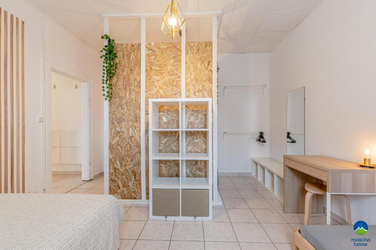 3 Appts - 3 A 7 Lits - Parfait 6 A 10 Pers - Max 26 Pers - 1 Immeuble - Convivialite, Rentabilite ------ English - 3 Apts - 3 To 7 Beds - Ideal For 6 To 10 Guests - Up To 26 - Same Building - Friendly, Flexible Hettange-Grande Exterior foto