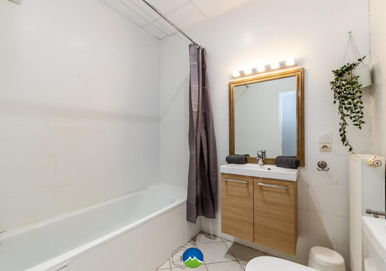 3 Appts - 3 A 7 Lits - Parfait 6 A 10 Pers - Max 26 Pers - 1 Immeuble - Convivialite, Rentabilite ------ English - 3 Apts - 3 To 7 Beds - Ideal For 6 To 10 Guests - Up To 26 - Same Building - Friendly, Flexible Hettange-Grande Exterior foto